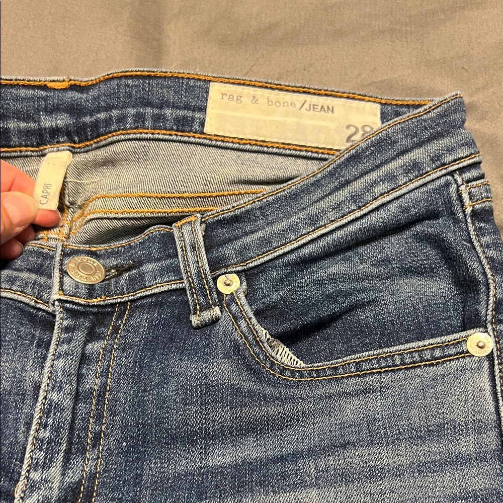 Rag & Bone Indigo Denim Capri 28 inch inseam legging style Jeans